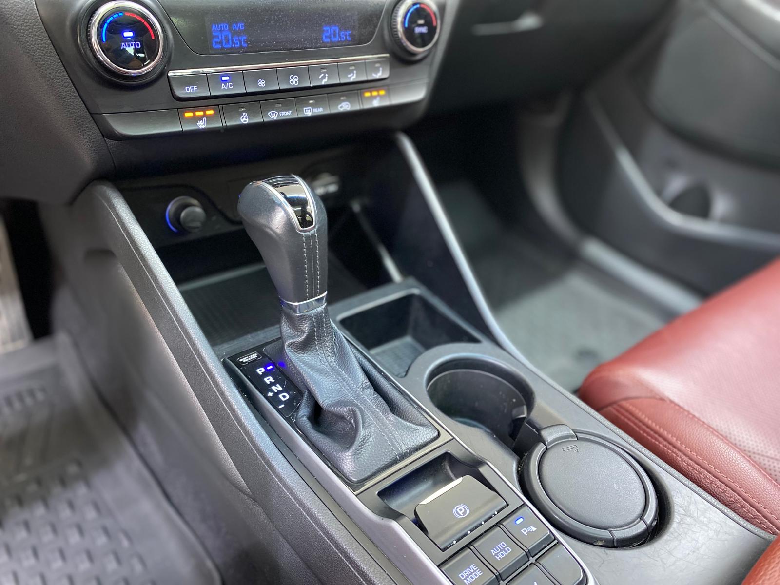 HYUNDAI TUCSON 18